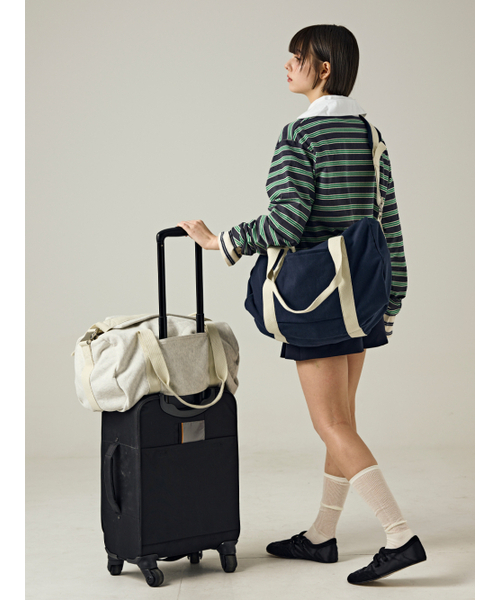 Salad bowls（サラダボール）の「410 Travel Bag [NAVY]（メッセンジャーバッグ・レディース・ネイビー・FREE）」の3枚目の写真