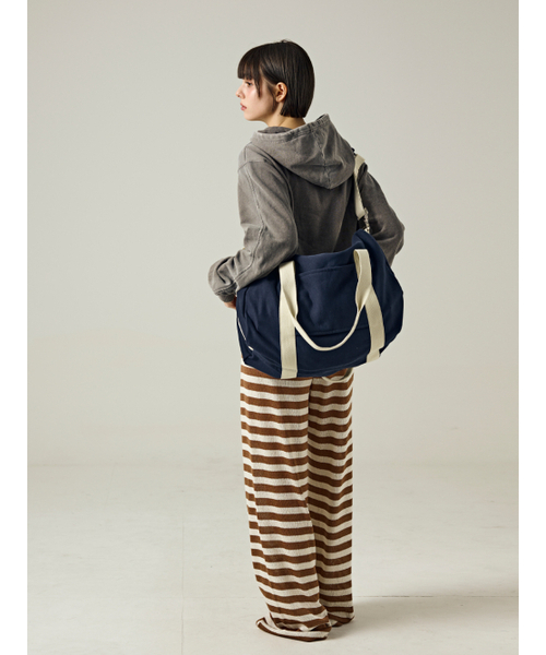 Salad bowls（サラダボール）の「410 Travel Bag [NAVY]（メッセンジャーバッグ・レディース・ネイビー・FREE）」の7枚目の写真