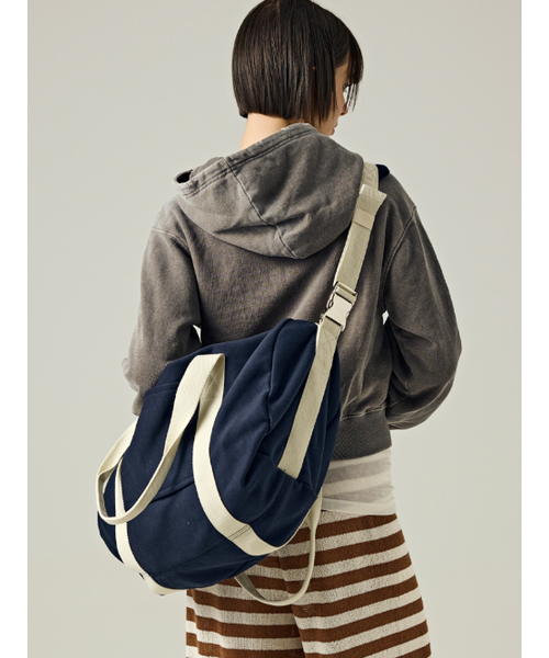 Salad bowls（サラダボール）の「410 Travel Bag [NAVY]（メッセンジャーバッグ・レディース・ネイビー・FREE）」の8枚目の写真