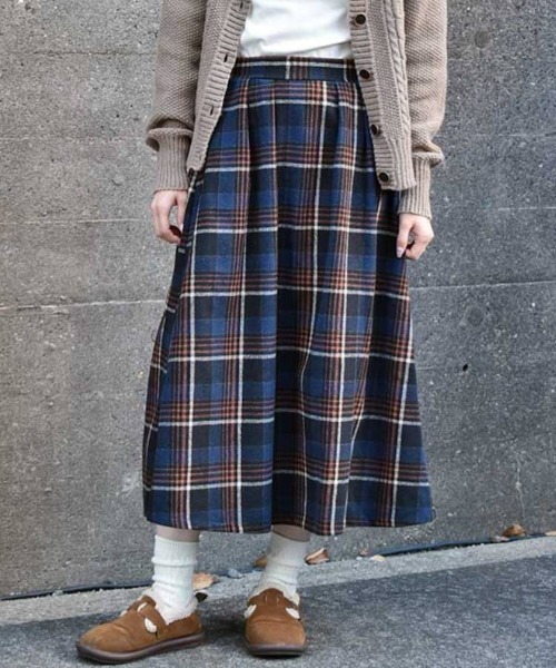 Bleu Bleuet（ブルーブルーエ）の「チェックフレアタックスカート（スカート・レディース・ネイビー/ブラック・FREE）」の2枚目の写真