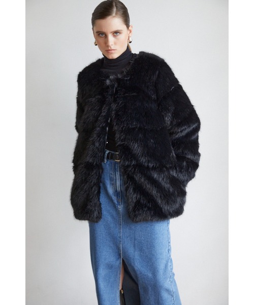 Estella.K(エステラケー)の「Coco Faux Fur Coat ノーカラーファーコート(ノーカラーコート・レディース・ブラック/ブルーグレー/モカ/オフホワイト・FREE)」の2枚目の写真