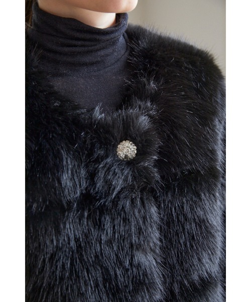 Estella.K(エステラケー)の「Coco Faux Fur Coat ノーカラーファーコート(ノーカラーコート・レディース・ブラック/ブルーグレー/モカ/オフホワイト・FREE)」の9枚目の写真