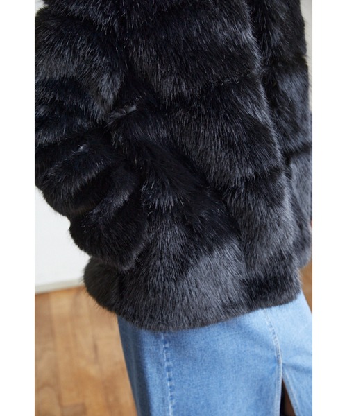 Estella.K(エステラケー)の「Coco Faux Fur Coat ノーカラーファーコート(ノーカラーコート・レディース・ブラック/ブルーグレー/モカ/オフホワイト・FREE)」の10枚目の写真