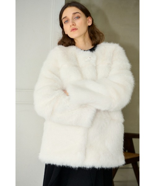 Estella.K(エステラケー)の「Coco Faux Fur Coat ノーカラーファーコート(ノーカラーコート・レディース・ブラック/ブルーグレー/モカ/オフホワイト・FREE)」の14枚目の写真