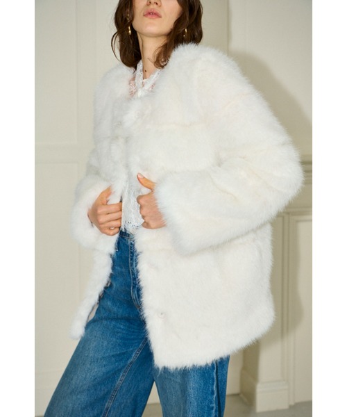 Estella.K(エステラケー)の「Coco Faux Fur Coat ノーカラーファーコート(ノーカラーコート・レディース・ブラック/ブルーグレー/モカ/オフホワイト・FREE)」の17枚目の写真