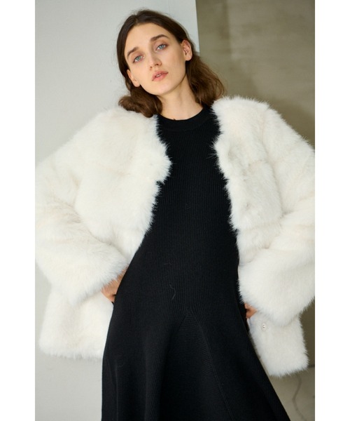 Estella.K(エステラケー)の「Coco Faux Fur Coat ノーカラーファーコート(ノーカラーコート・レディース・ブラック/ブルーグレー/モカ/オフホワイト・FREE)」の15枚目の写真