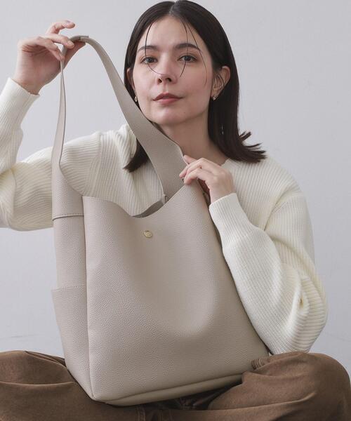 OPAQUE.CLIP（オペークドットクリップ）の「シュリンク合皮ワンハンドルトートバッグ【軽量／A4サイズ対応】（トートバッグ・レディース・ナチュラル/アイボリー/ブラック・00）」の3枚目の写真