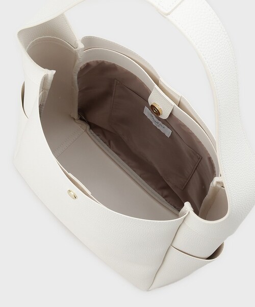 OPAQUE.CLIP（オペークドットクリップ）の「シュリンク合皮ワンハンドルトートバッグ【軽量／A4サイズ対応】（トートバッグ・レディース・ナチュラル/アイボリー/ブラック・00）」の17枚目の写真