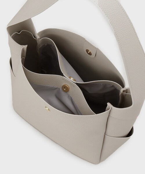 OPAQUE.CLIP（オペークドットクリップ）の「シュリンク合皮ワンハンドルトートバッグ【軽量／A4サイズ対応】（トートバッグ・レディース・ナチュラル/アイボリー/ブラック・00）」の20枚目の写真