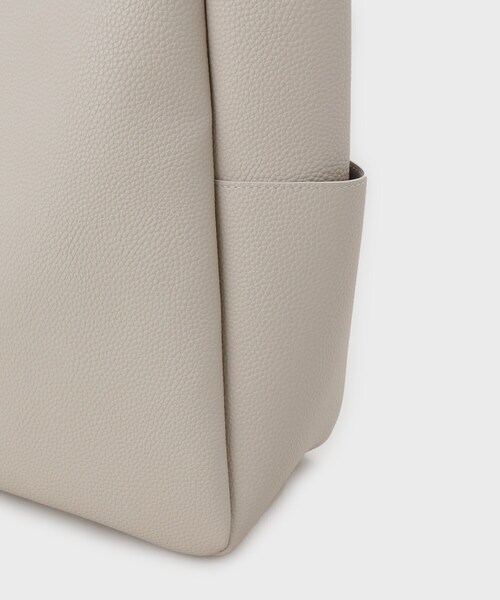 OPAQUE.CLIP（オペークドットクリップ）の「シュリンク合皮ワンハンドルトートバッグ【軽量／A4サイズ対応】（トートバッグ・レディース・ナチュラル/アイボリー/ブラック・00）」の22枚目の写真