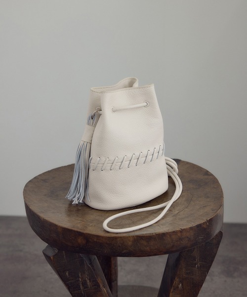 SALON adam et rope'（サロン アダム エ ロペ）の「【W S（ドゥーブル）】レザードロストミニバッグ（ショルダーバッグ・レディース・ベージュ/ホワイト・FREE）」の7枚目の写真