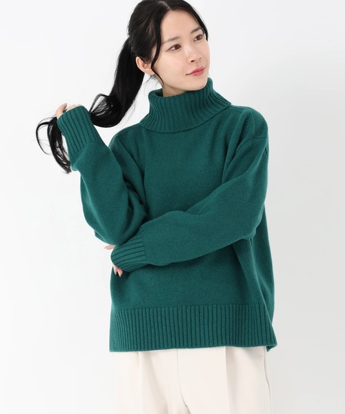 STRAWBERRY-FIELDS（ストロベリーフィールズ）の「アルジーウール_タートルネックウールプルオーバー（ニット/セーター・レディース・ブルー/グリーン/ピンク/チャコール/ライトグレー・2）」の4枚目の写真