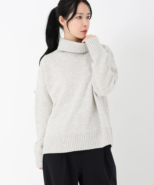 STRAWBERRY-FIELDS（ストロベリーフィールズ）の「アルジーウール_タートルネックウールプルオーバー（ニット/セーター・レディース・ブルー/グリーン/ピンク/チャコール/ライトグレー・2）」の2枚目の写真