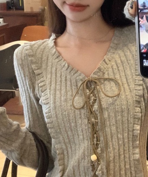 Flugge(フラッジー)の「フロントリボンフリルリブトップス(その他トップス・レディース・ベージュ・LARGE/MEDIUM)」の8枚目の写真