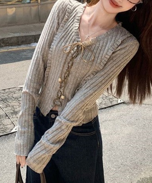 Flugge(フラッジー)の「フロントリボンフリルリブトップス(その他トップス・レディース・ベージュ・LARGE/MEDIUM)」の3枚目の写真