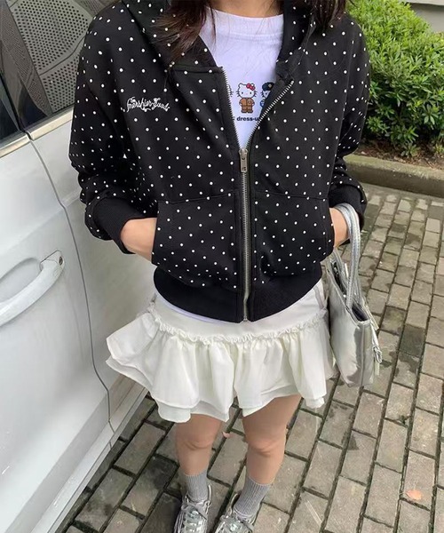 WEGO（ウィゴー）の「WEGO/ドット柄ショート丈フルジップパーカー（パーカー・レディース・ブラック・MEDIUM/LARGE）」の4枚目の写真