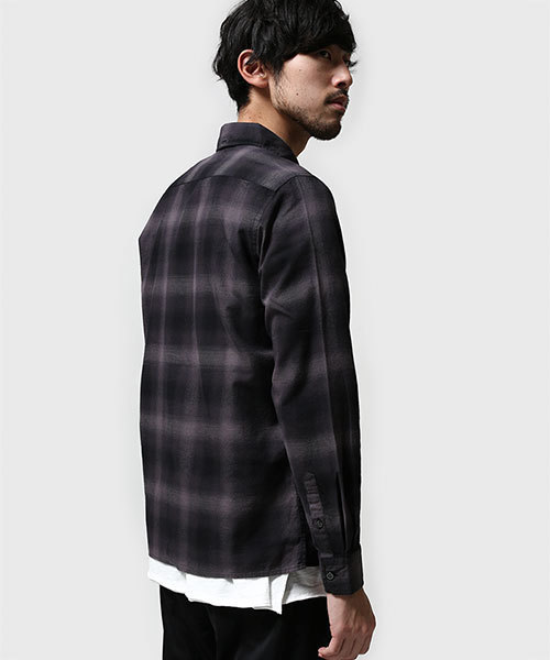 NANO universe（ナノユニバース）の「ダークオンブレーネル（シャツ/ブラウス・メンズ・レッド/ブルー/ブラック・MEDIUM/SMALL/LARGE）」の4枚目の写真