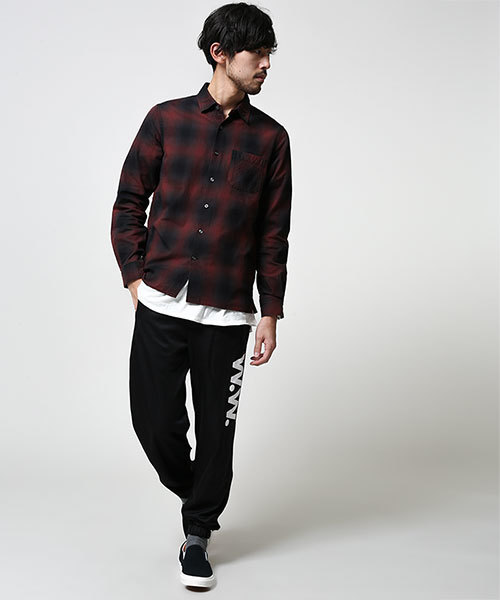 NANO universe（ナノユニバース）の「ダークオンブレーネル（シャツ/ブラウス・メンズ・レッド/ブルー/ブラック・MEDIUM/SMALL/LARGE）」の8枚目の写真