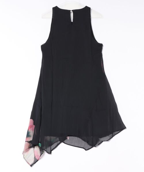 Desigual(デシグアル)の「フラワーチュールアシンメトリーミディドレス(ワンピース・レディース・ブラック・L/S/M/XS/XL)」の3枚目の写真
