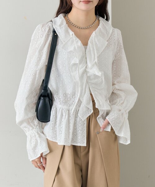 mystic（ミスティック）の「フラワー刺繍フリルブラウス（シャツ/ブラウス・レディース・ミント/ブラック/オフホワイト・FREE）」の4枚目の写真