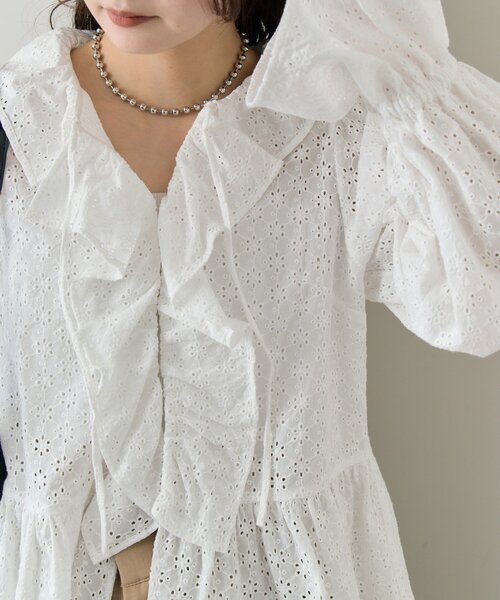 mystic（ミスティック）の「フラワー刺繍フリルブラウス（シャツ/ブラウス・レディース・ミント/ブラック/オフホワイト・FREE）」の6枚目の写真