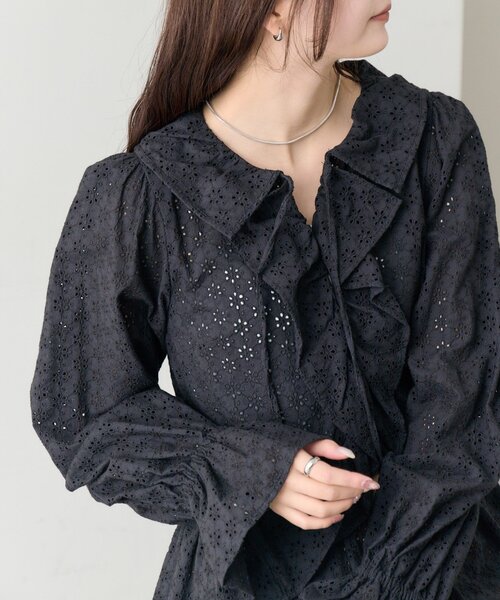 セール】【3色展開/羽織としても◎】フラワー刺繍フリルブラウス