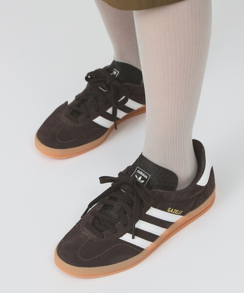 adidas(アディダス)の「【WEB限定】adidas / GAZELLE INDOOR(スニーカー・レディース・ベージュ/ブラウン/ブルー・24.5/24/23.5/23/25)」の1枚目の写真