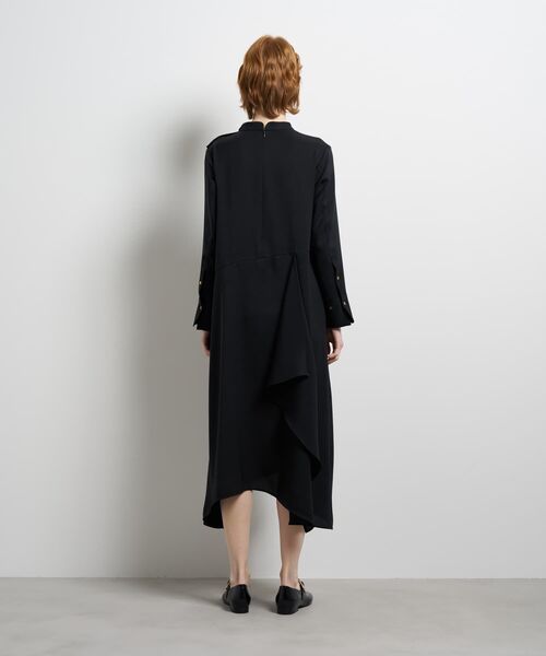 LANVIN en Bleu(ランバンオンブルー)の「シルキーツイルドレープシャツワンピース(ワンピース・レディース・グレー/ネイビー・36/38)」の5枚目の写真
