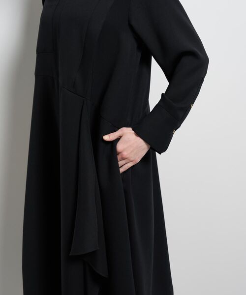 LANVIN en Bleu(ランバンオンブルー)の「シルキーツイルドレープシャツワンピース(ワンピース・レディース・グレー/ネイビー・36/38)」の11枚目の写真