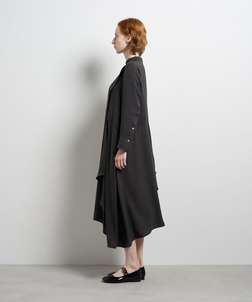 LANVIN en Bleu(ランバンオンブルー)の「シルキーツイルドレープシャツワンピース(ワンピース・レディース・グレー/ネイビー・36/38)」の14枚目の写真