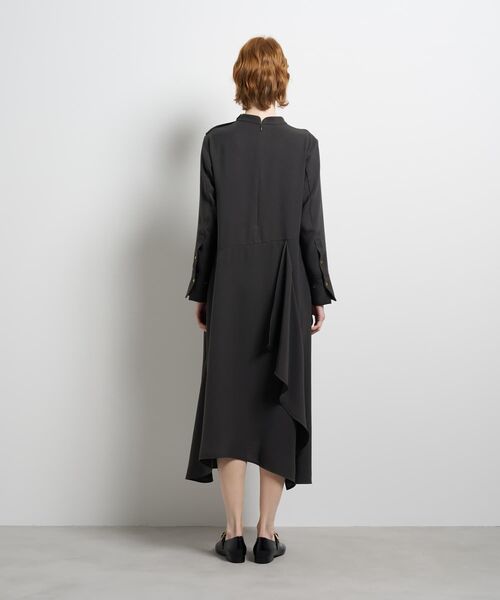LANVIN en Bleu(ランバンオンブルー)の「シルキーツイルドレープシャツワンピース(ワンピース・レディース・グレー/ネイビー・36/38)」の15枚目の写真
