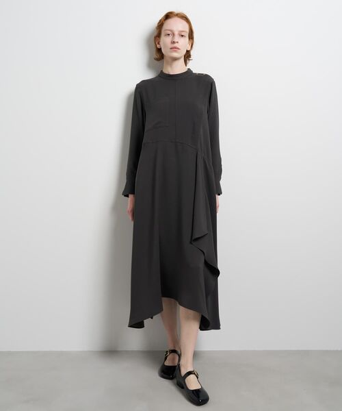 LANVIN en Bleu(ランバンオンブルー)の「シルキーツイルドレープシャツワンピース(ワンピース・レディース・グレー/ネイビー・36/38)」の19枚目の写真
