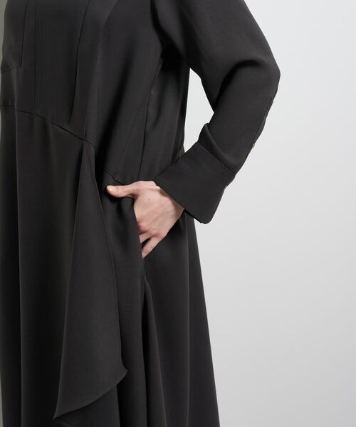 LANVIN en Bleu(ランバンオンブルー)の「シルキーツイルドレープシャツワンピース(ワンピース・レディース・グレー/ネイビー・36/38)」の22枚目の写真