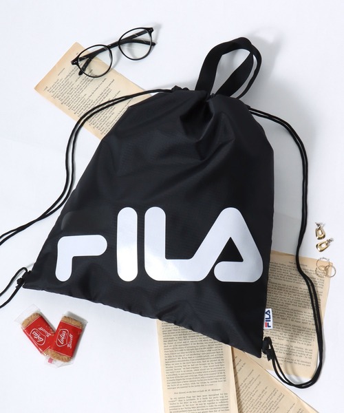 FILA(フィラ)の「FILA(フィラ)ブランドロゴプリント ナップサック/リュック(バックパック/リュック・メンズ・ブラック×ゴールド/ブラック×パープル/ブラック×ブルー/ブラック×レッド/ブラック・FREE)」の1枚目の写真