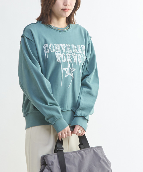 CONVERSE TOKYO(コンバーストウキョウ)の「DAMAGED EMBROIDED LOGO SWEAT(スウェット・レディース・グリーン/グレー/ブラック・MEDIUM/SMALL)」の4枚目の写真