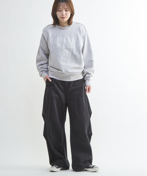CONVERSE TOKYO(コンバーストウキョウ)の「DAMAGED EMBROIDED LOGO SWEAT(スウェット・レディース・グリーン/グレー/ブラック・MEDIUM/SMALL)」の10枚目の写真