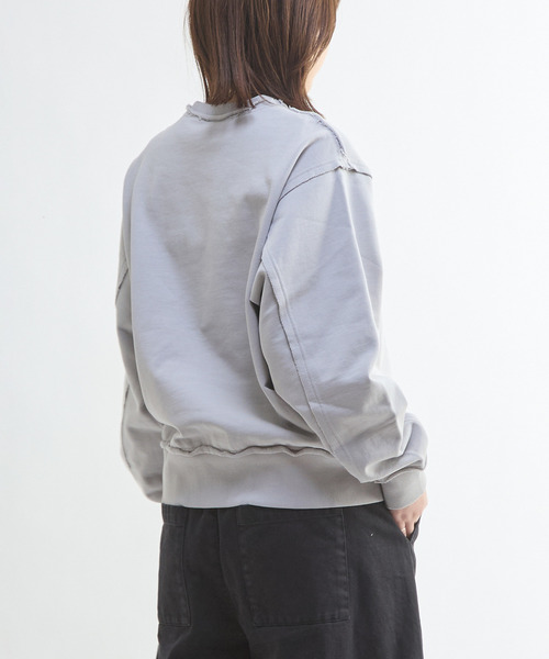CONVERSE TOKYO(コンバーストウキョウ)の「DAMAGED EMBROIDED LOGO SWEAT(スウェット・レディース・グリーン/グレー/ブラック・MEDIUM/SMALL)」の11枚目の写真