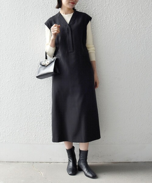 美品 SHIPS シップス ロング ワンピース Vネック ゆったり系 SHIPS any:〈洗濯機可能〉シャーク Vネック Iライン ロング ワンピース