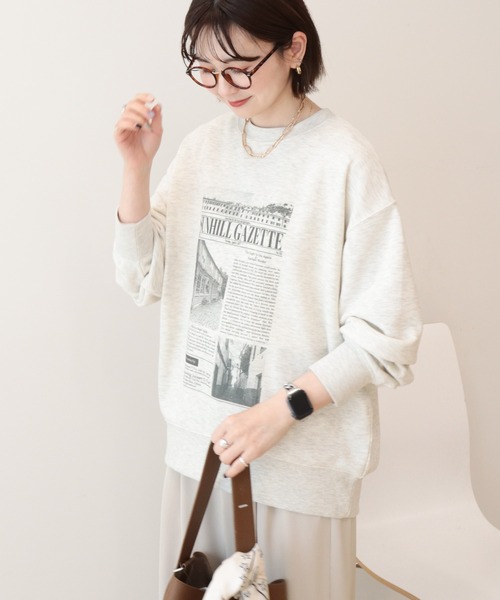 AMERICAN HOLIC(アメリカンホリック)の「News paperロゴスウェット(スウェット・レディース・チャコールグレー/杢グレー/アイボリー・FREE)」の3枚目の写真