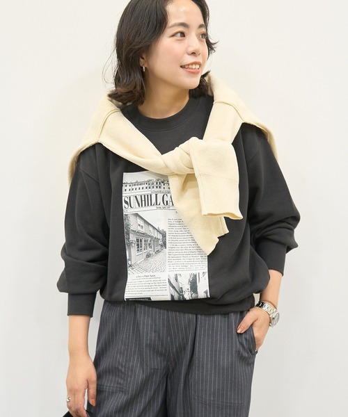 AMERICAN HOLIC(アメリカンホリック)の「News paperロゴスウェット(スウェット・レディース・チャコールグレー/杢グレー/アイボリー・FREE)」の4枚目の写真