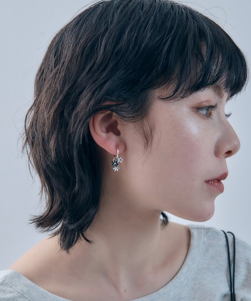 GOLDY（ゴールディ）の「カラー ブルーム イヤリング（イヤリング・レディース・シルバー系2/ゴールド系1/ゴールド系2/シルバー系1・FREE）」の7枚目の写真