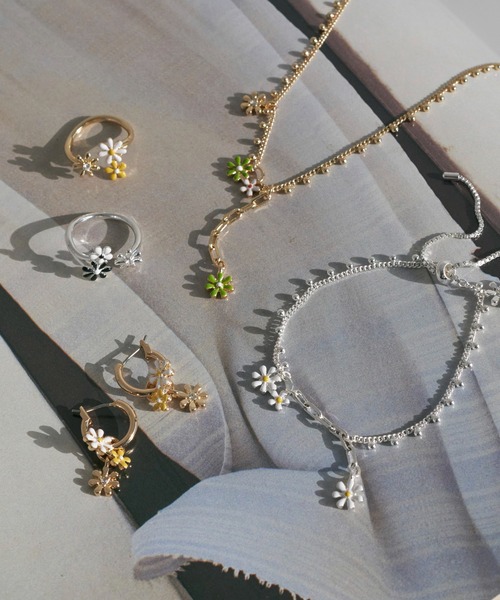 GOLDY（ゴールディ）の「カラー ブルーム イヤリング（イヤリング・レディース・シルバー系2/ゴールド系1/ゴールド系2/シルバー系1・FREE）」の13枚目の写真