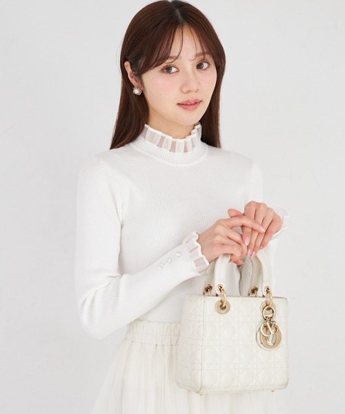 tocco closet(トッコ クローゼット)の「袖口ビジュー付きシアーフリル切り替えリブニットプルオーバー(ニット/セーター・レディース・オフホワイト/ピンク/ブルー・M)」の2枚目の写真