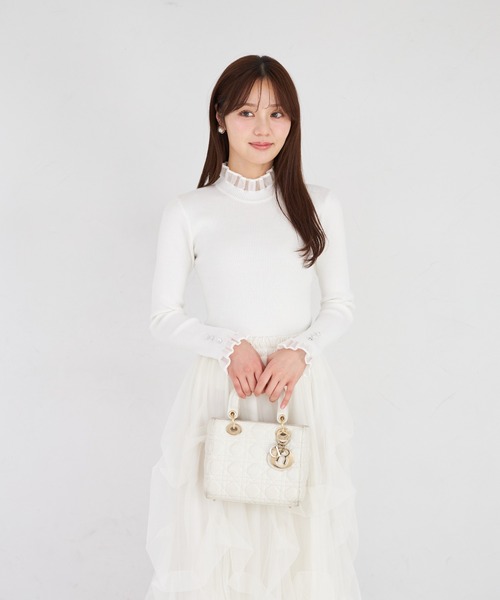 tocco closet(トッコ クローゼット)の「袖口ビジュー付きシアーフリル切り替えリブニットプルオーバー(ニット/セーター・レディース・オフホワイト/ピンク/ブルー・M)」の17枚目の写真