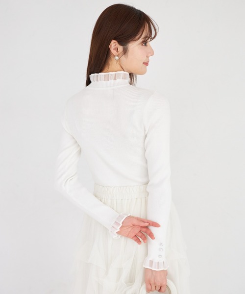 tocco closet(トッコ クローゼット)の「袖口ビジュー付きシアーフリル切り替えリブニットプルオーバー(ニット/セーター・レディース・オフホワイト/ピンク/ブルー・M)」の21枚目の写真