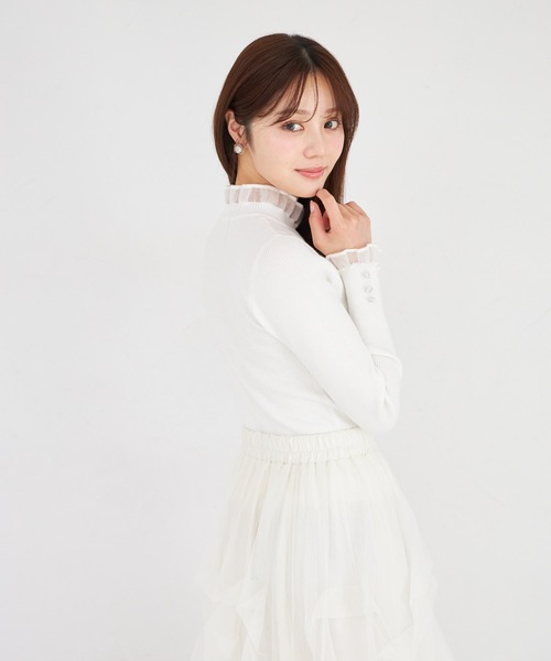tocco closet(トッコ クローゼット)の「袖口ビジュー付きシアーフリル切り替えリブニットプルオーバー(ニット/セーター・レディース・オフホワイト/ピンク/ブルー・M)」の20枚目の写真