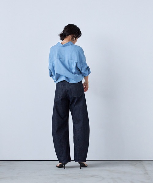 YANUK(ヤヌーク)の「カーブテーパード "LAURA"(デニムパンツ・レディース・ワンウォッシュ・27inch/26inch/25inch/24inch/23inch/22inch/21inch)」の3枚目の写真