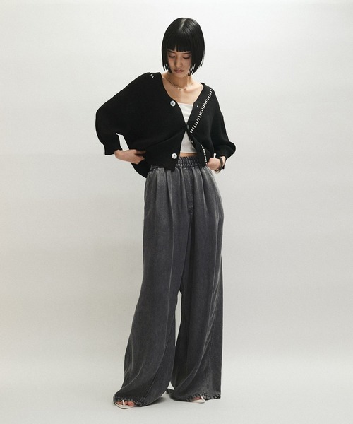 ADAM ET ROPE'(アダムエロペ)の「ライトデニムイージーパンツ(デニムパンツ・レディース・ブルー系その他4/ブラック/サックスブルー・38/36/34)」の7枚目の写真