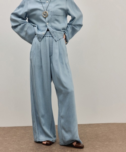 ADAM ET ROPE'(アダムエロペ)の「ライトデニムイージーパンツ(デニムパンツ・レディース・ブルー系その他4/ブラック/サックスブルー・38/36/34)」の15枚目の写真