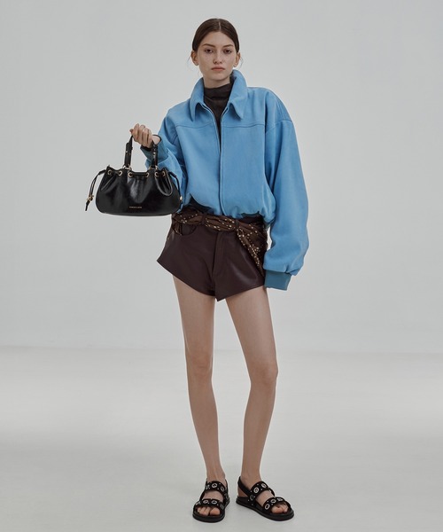 CHARLES & KEITH（チャールズ & キース）の「Moxieミニモキシードローストリングバケットバッグ（ショルダーバッグ・レディース・ブラック・S）」の3枚目の写真